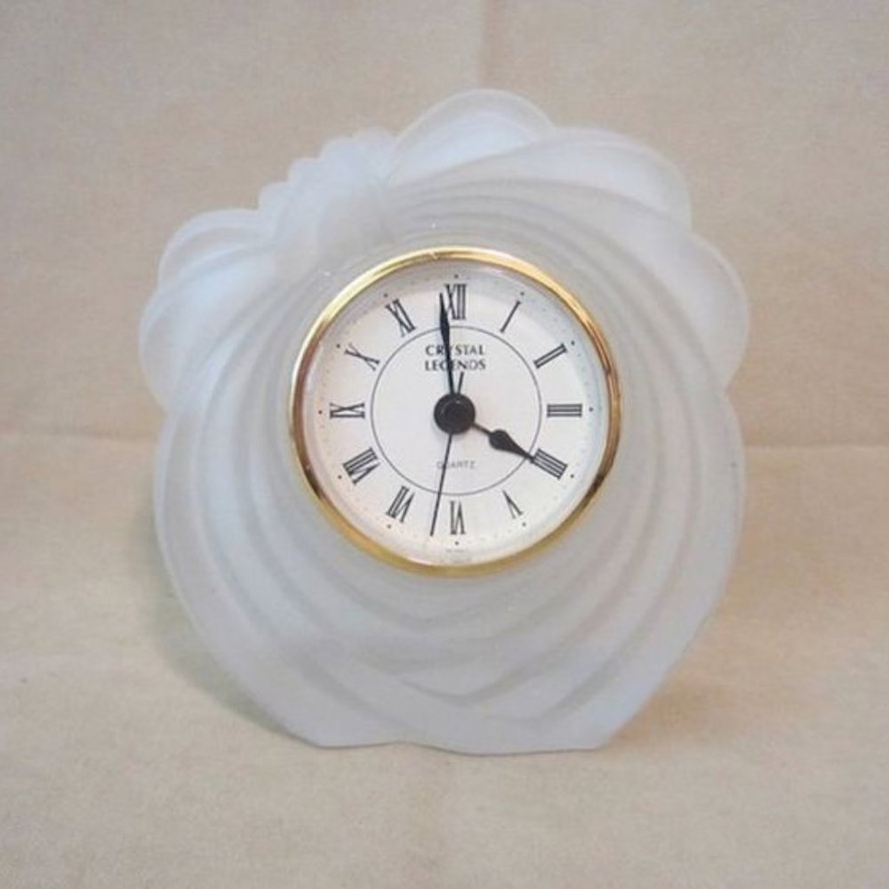 Vintage 80's Godinger Crystal Legends Frosted Crystal Quartz Clock